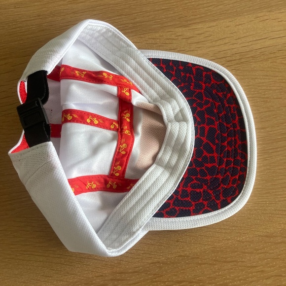 New Shredders Digest Cycling Cap Hat White - Picture 7 of 9